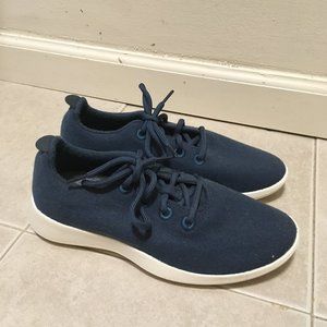 Women's Allbirds (Wool Runners, size 9)
